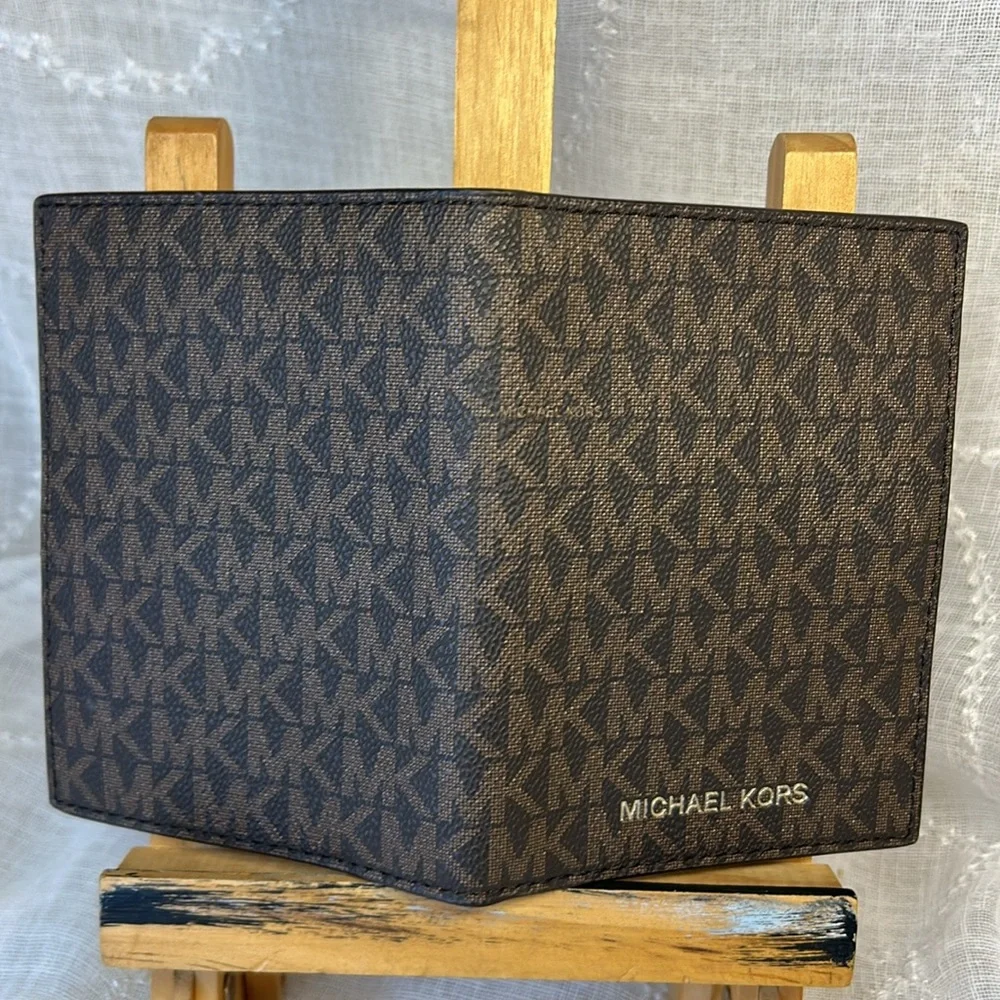 NWOT Michael Kors wallet/passport holder